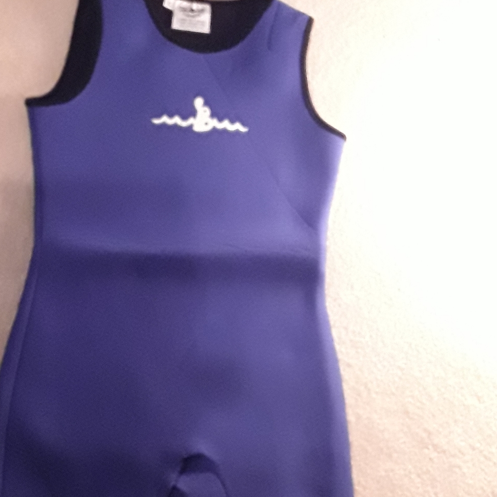 Child wet suit